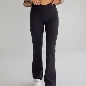 V front Ponte Pants